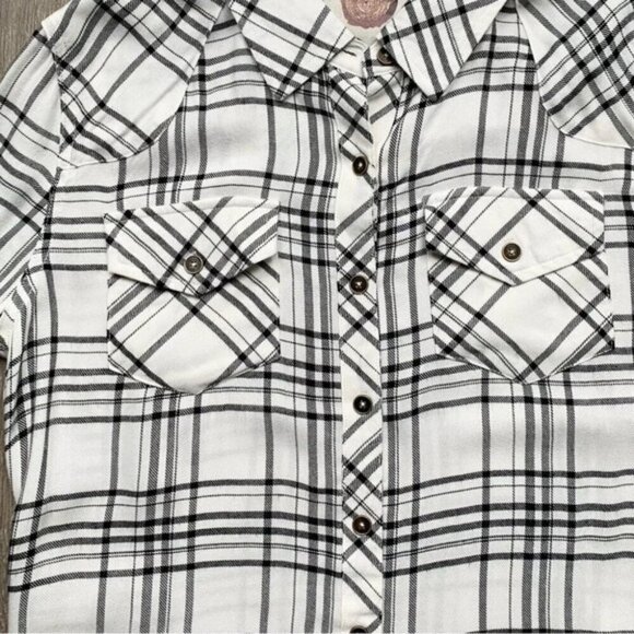 Anthropologie Ash and Ember Button Down Shirt Plaid Flannel Size Medium - Picture 8 of 14